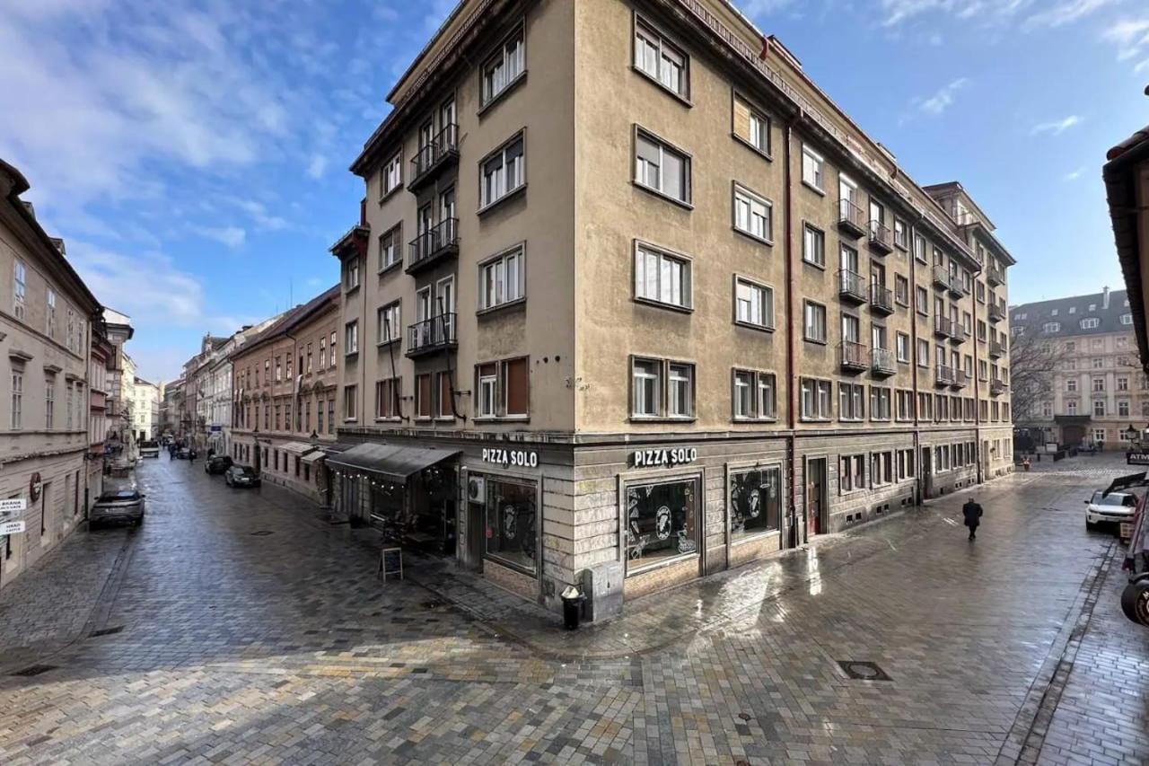 Extralarge Queen Room In The Heart Of Bratislava With Terrace エクステリア 写真