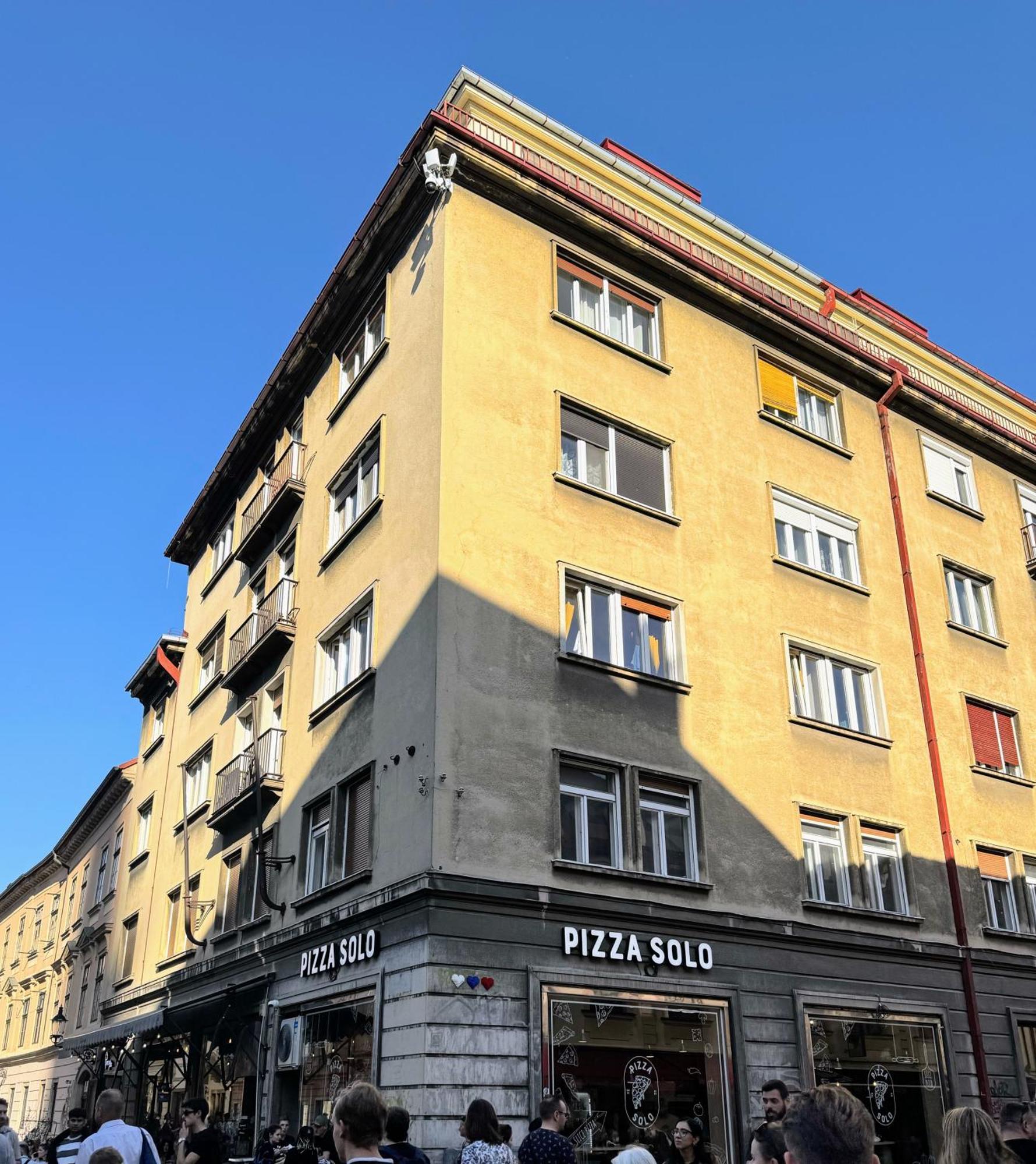 Extralarge Queen Room In The Heart Of Bratislava With Terrace エクステリア 写真